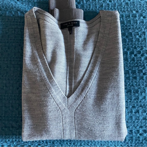 Rag & Bone wool silk blend v neck grey gray sweater size small trim detail - Picture 7 of 8
